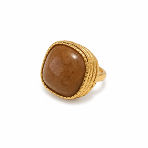 Goudkleurige ring bruin